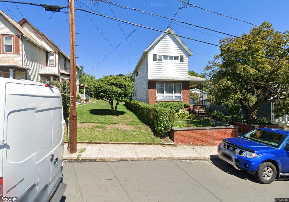 516 W Taylor St, Taylor, PA 18517 - photo 1