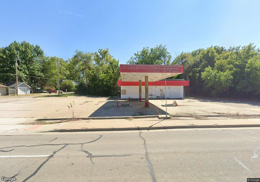 2201 SW 6th Ave, Topeka, KS 66606 - photo 1