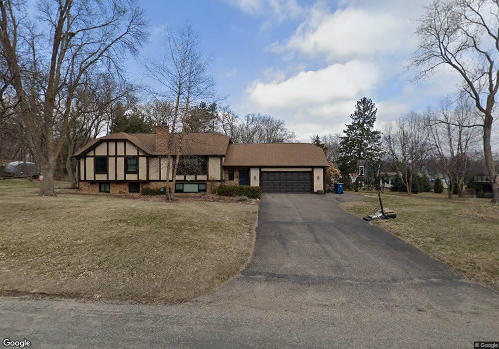 18040 Hummingbird Rd, Wayzata, MN 55391 - photo 1