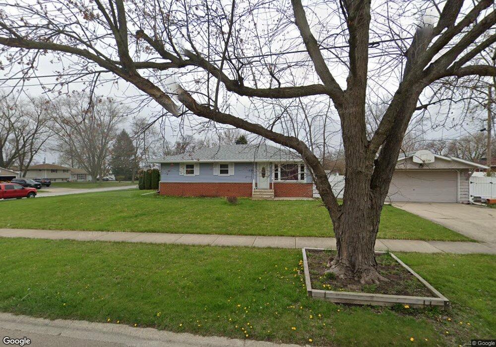 532 N Edgelawn Dr, Aurora, IL 60506 - photo 1