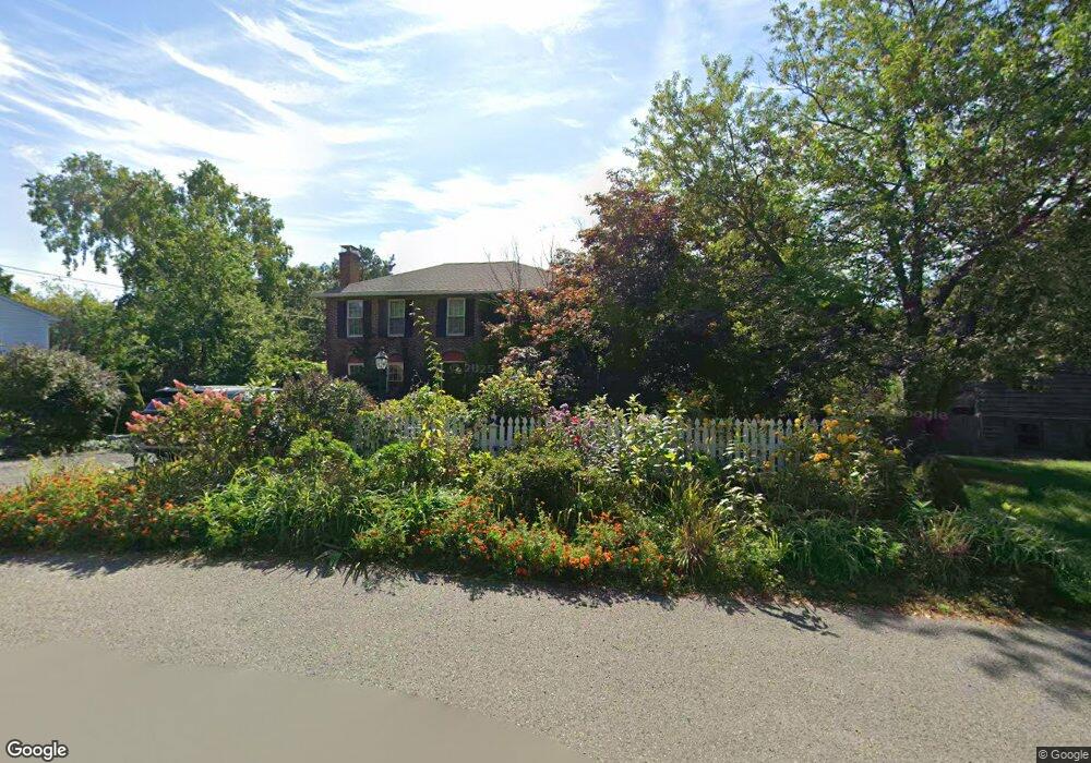 7 Honeysuckle Rd, Gloucester, MA 01930 - photo 1