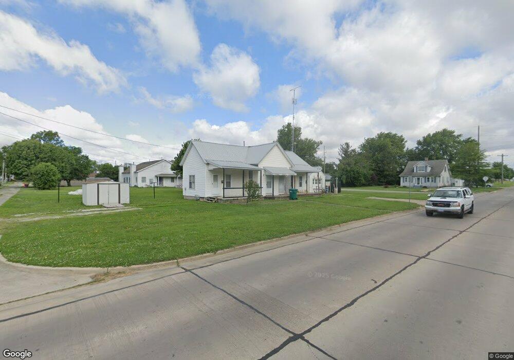 213 N 6th St, Mattoon, IL 61938 - photo 1