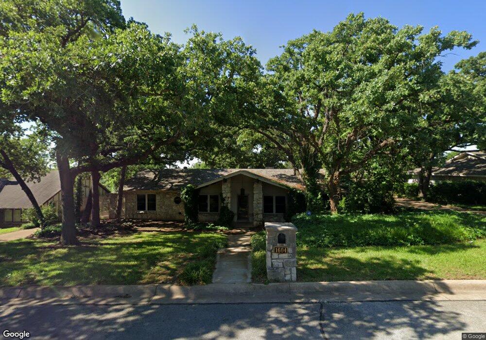 1604 Lincolnshire Dr, Bedford, TX 76021 - photo 1