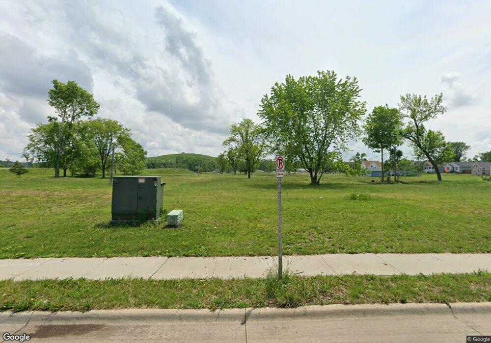 73 17th Ave SW, Cedar Rapids, IA 52404 - photo 1