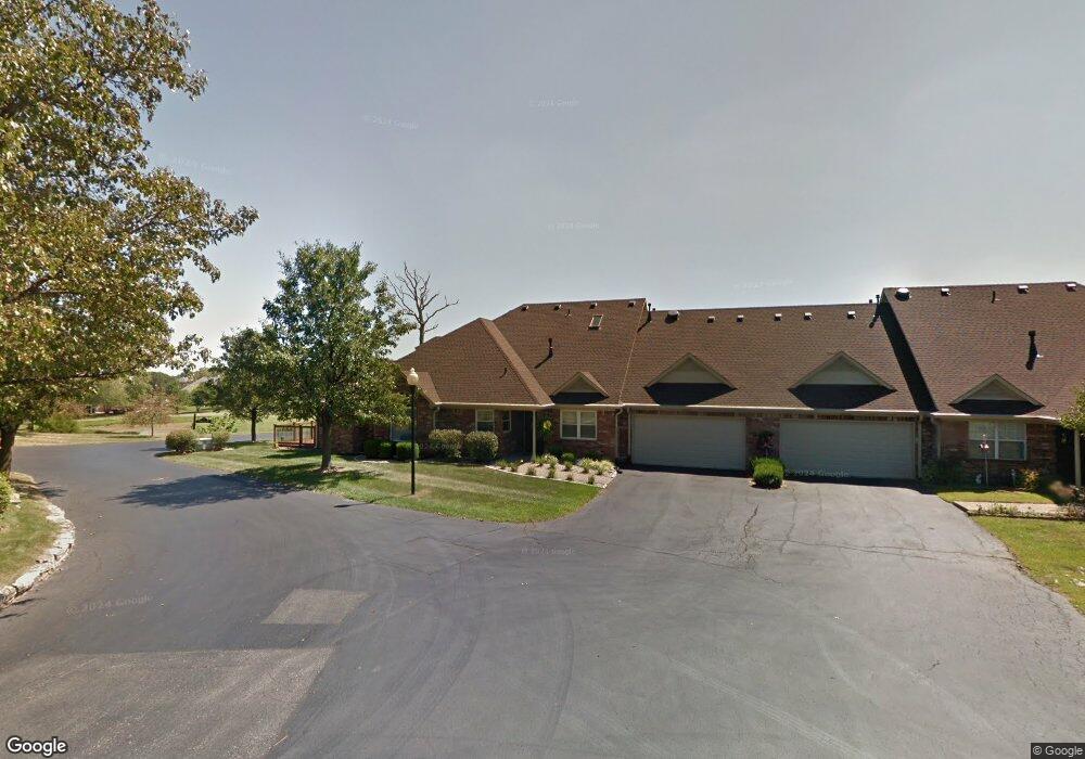 8300 Lochmoor Ct unit 28, Louisville, KY 40291 - photo 1