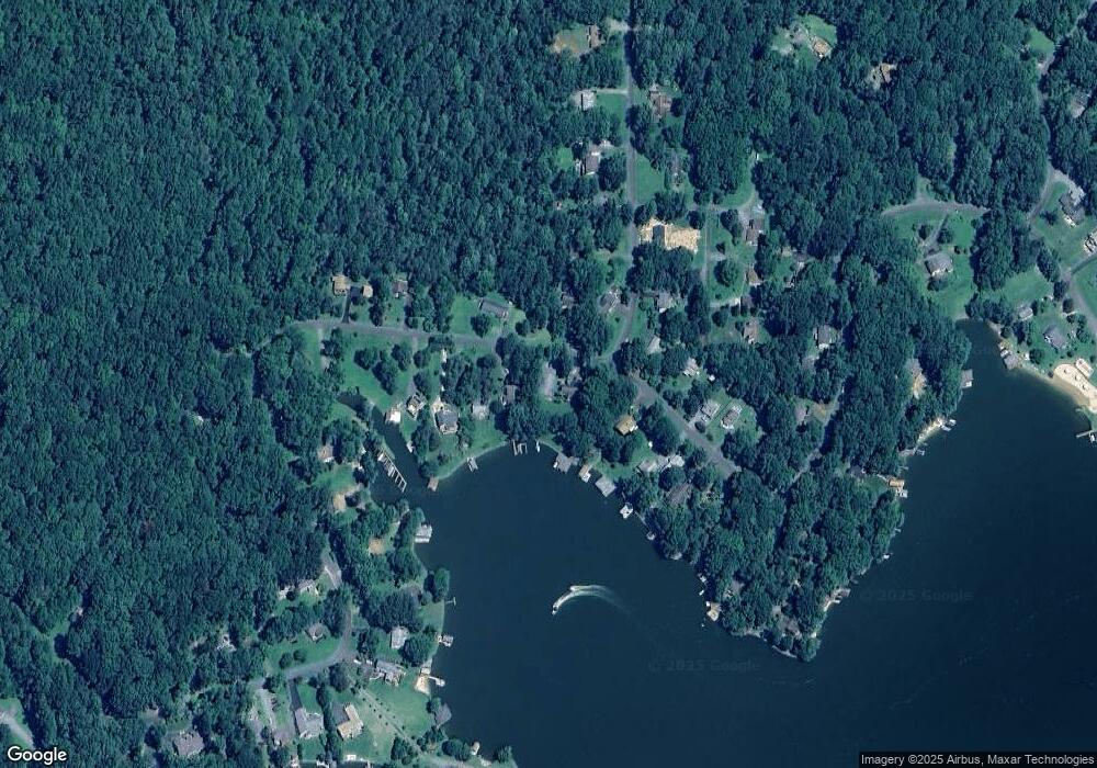 1413 N Lakeshore Dr, Louisa, VA 23093 - photo 1