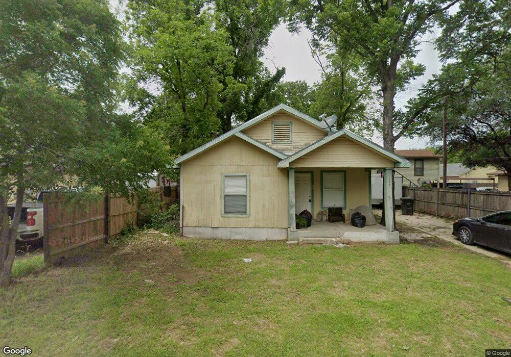 209 Elizabeth St, Cleburne, TX 76031 - photo 1