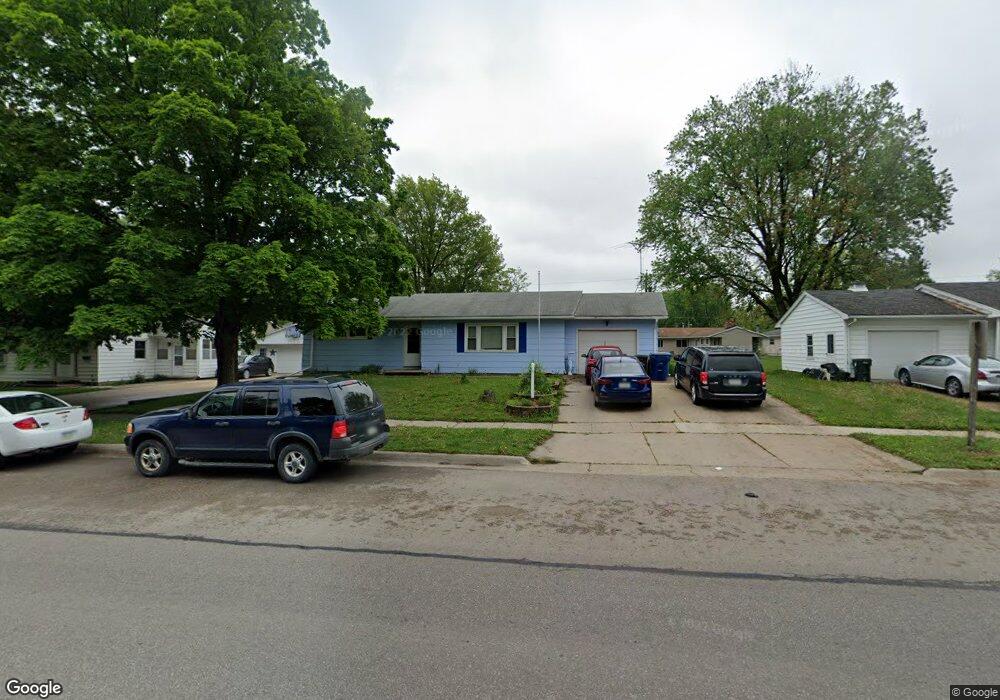 3051 W 9th St, Waterloo, IA 50702 - photo 1