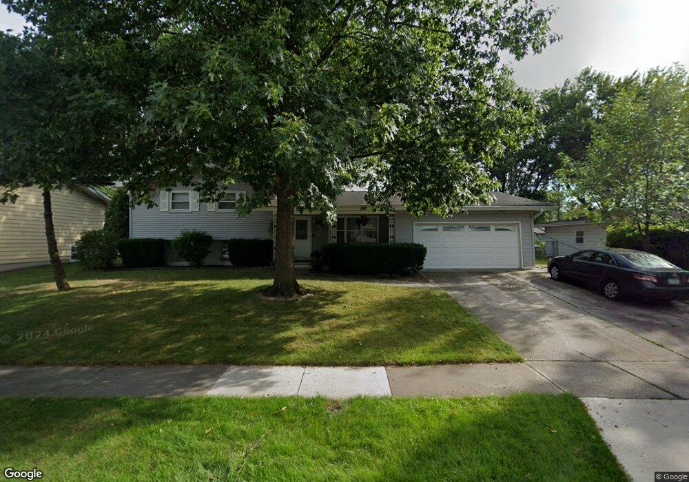 215 Las Olas Dr, Crown Point, IN 46307 - photo 1