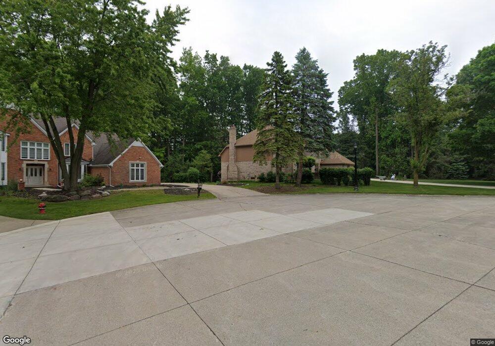 1616 Wakefield Ct, Rochester Hills, MI 48306 - photo 1