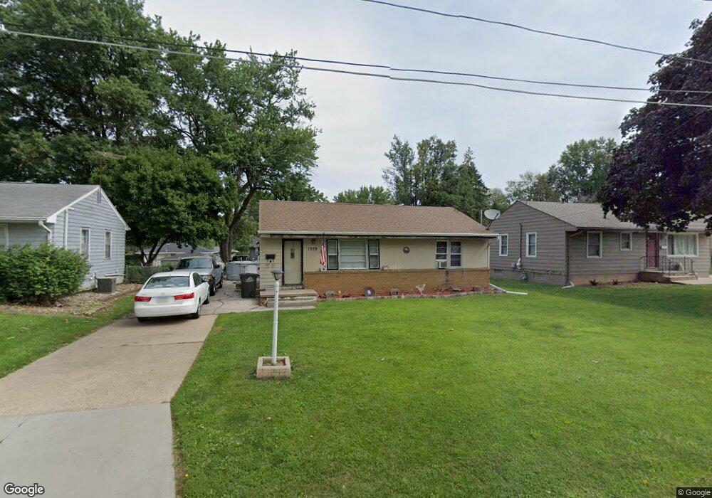 1209 Southlawn Dr, Des Moines, IA 50315 - photo 1