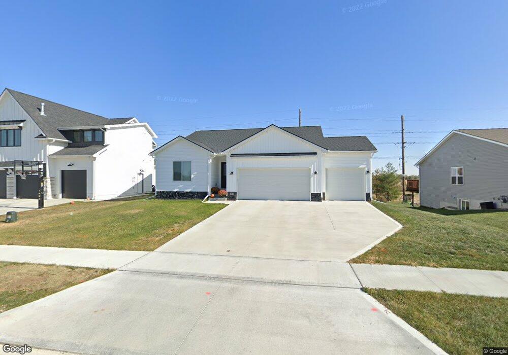 764 E 26th St N, Newton, IA 50208 - photo 1