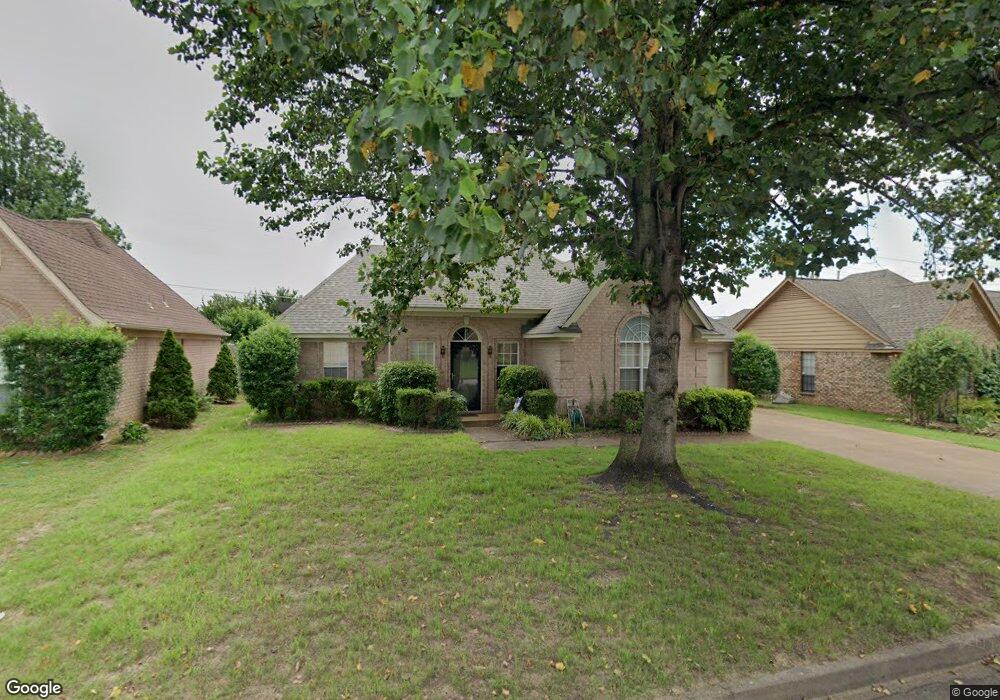 8553 Shingle Oaks Dr, Cordova, TN 38018 - photo 1