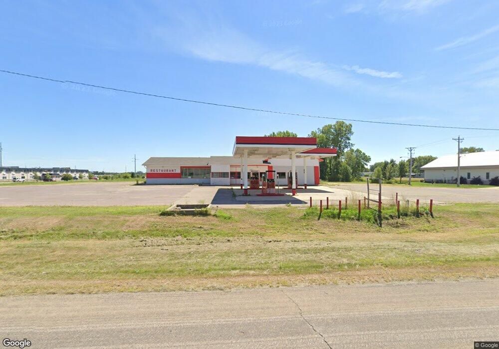 3401 W Oakland Ave, Austin, MN 55912 - photo 1