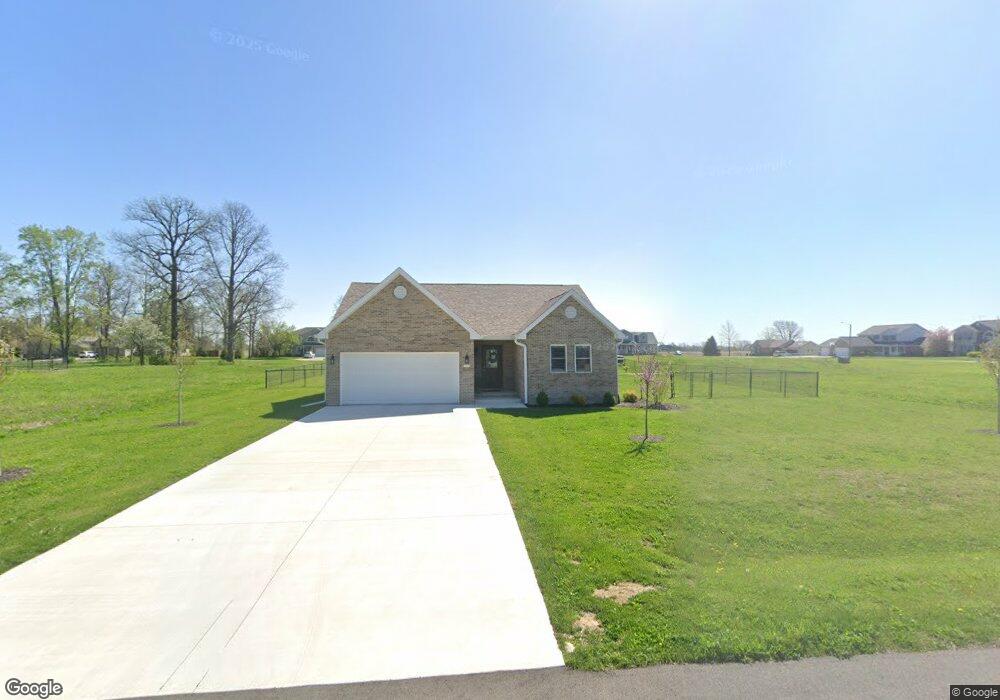 707 Maple St, Sweetser, IN 46987 - photo 1