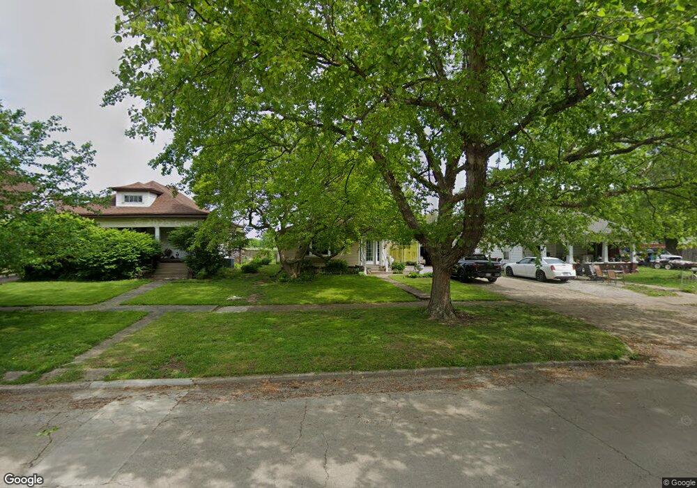 1704 Piatt Ave, Mattoon, IL 61938 - photo 1