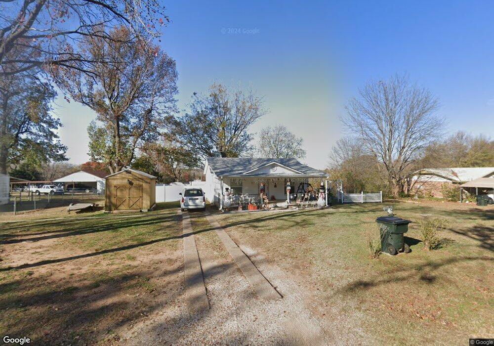 1105 N 6th St, Henryetta, OK 74437 - photo 1
