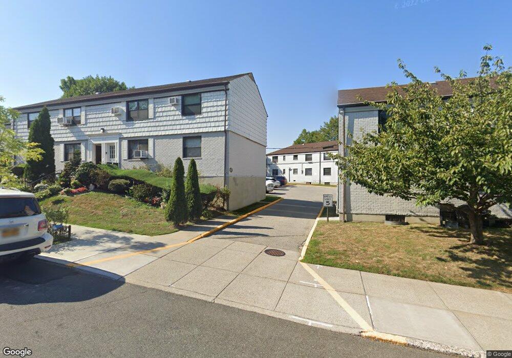 6824 136th St, Flushing, NY 11367 - photo 1