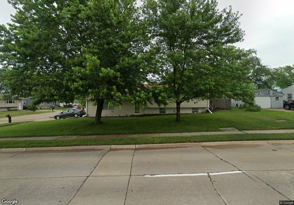 5415 N Pine St, Davenport, IA 52806 - photo 1