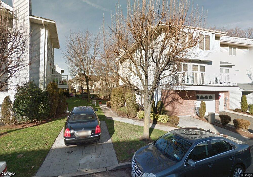 139 Commodore Dr, Staten Island, NY 10309 - photo 1
