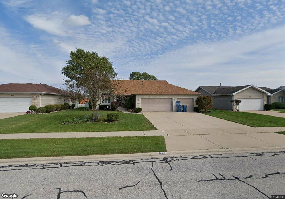 817 Sunflower Ln, Dyer, IN 46311 - photo 1