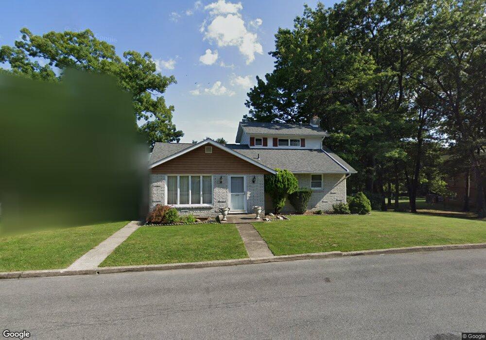 600 E Mountain Ave, Pen Argyl, PA 18072 - photo 1