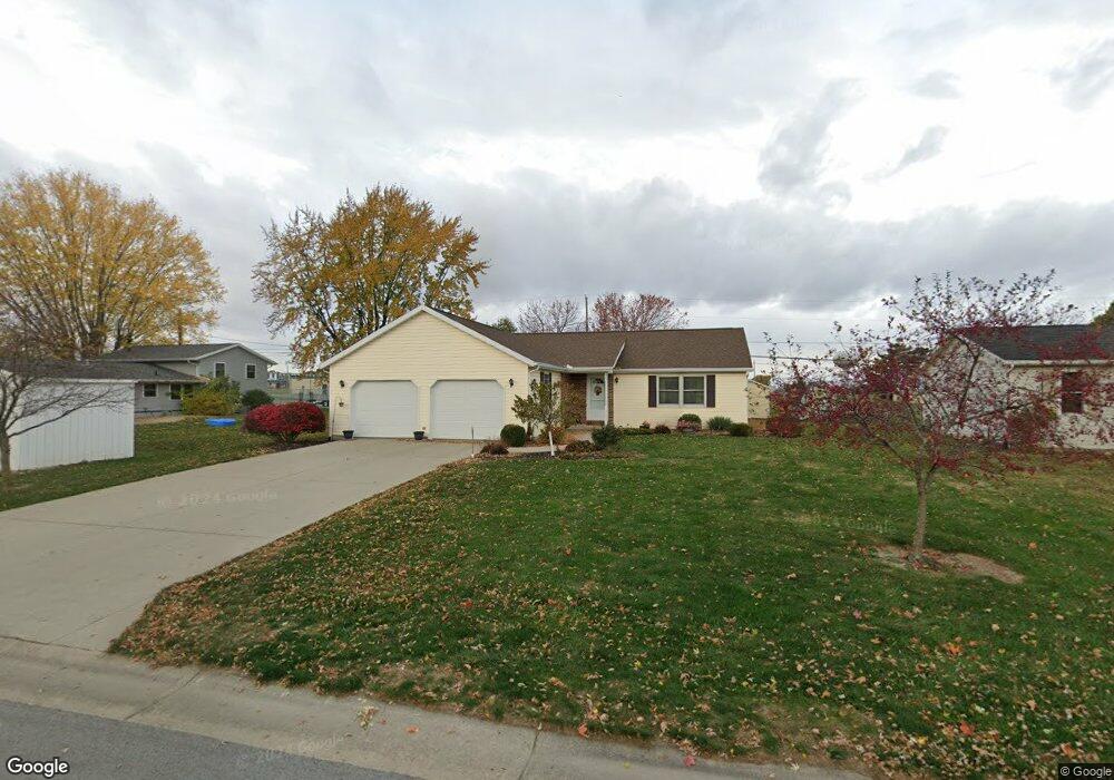 1203 Fernwood Dr, Wapakoneta, OH 45895 - photo 1