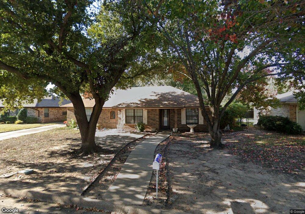 2037 Northglen Dr, Hurst, TX 76054 - photo 1