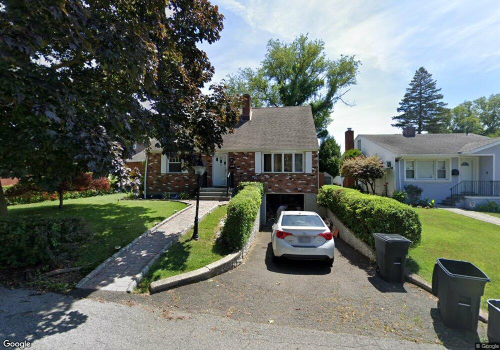 48 Kingsley Dr, Yonkers, NY 10710 - photo 1
