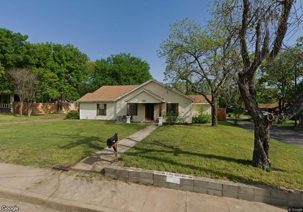602 W Ball St, Weatherford, TX 76086 - photo 1