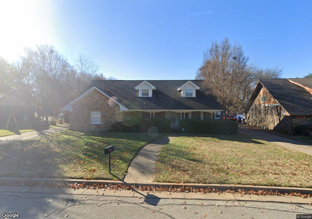 1912 Lincolnshire Dr, Bedford, TX 76021 - photo 1