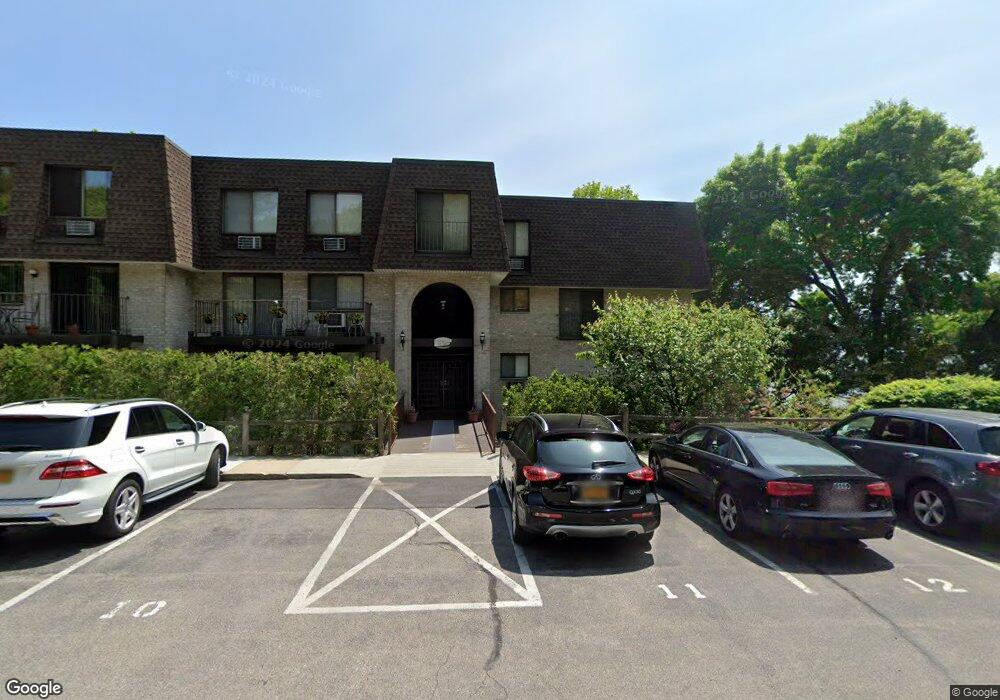 110 Kemeys Ave unit 110, Briarcliff Manor, NY 10510 - photo 1