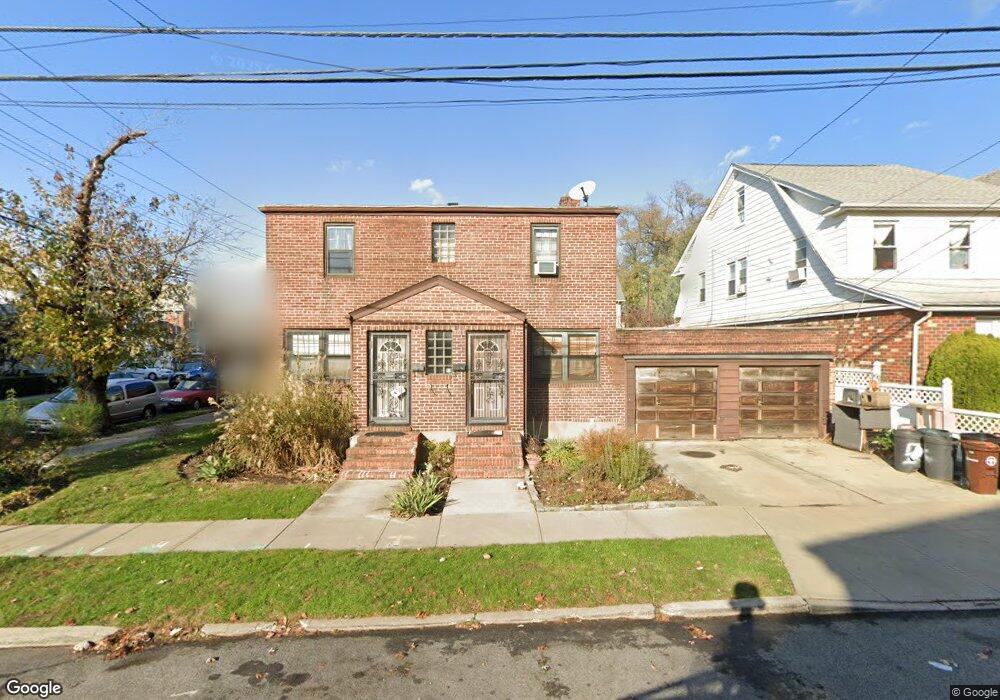 16203 Laburnum Ave, Flushing, NY 11358 - photo 1