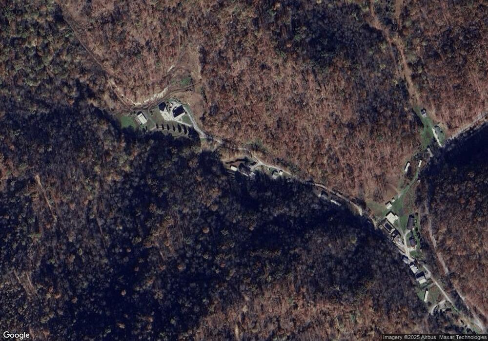 355 Boge Browning Rd, Logan, WV 25601 - photo 1