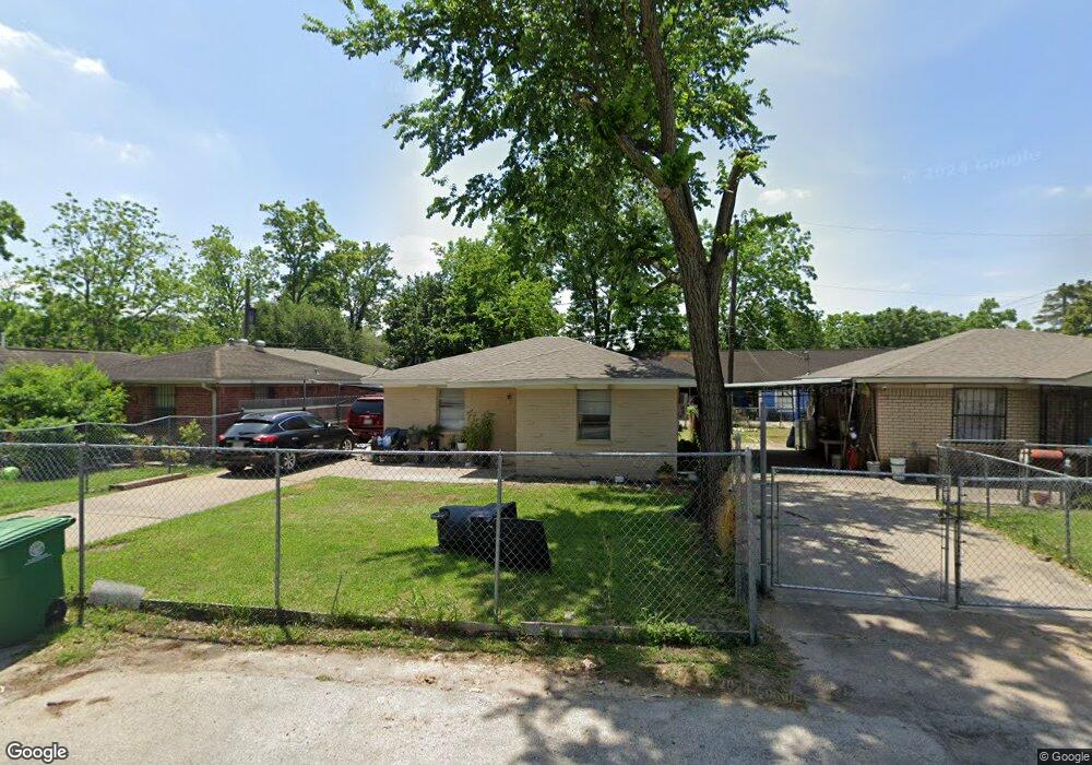 8738 Lomax St, Houston, TX 77093 - photo 1