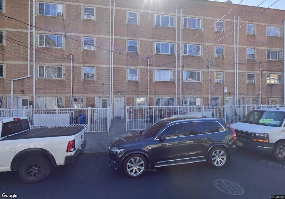 168-70 93rd Ave unit 3, Jamaica, NY 11433 - photo 1