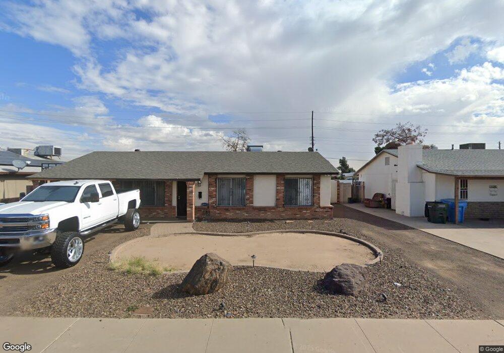 2037 N 51st Dr, Phoenix, AZ 85035 - photo 1