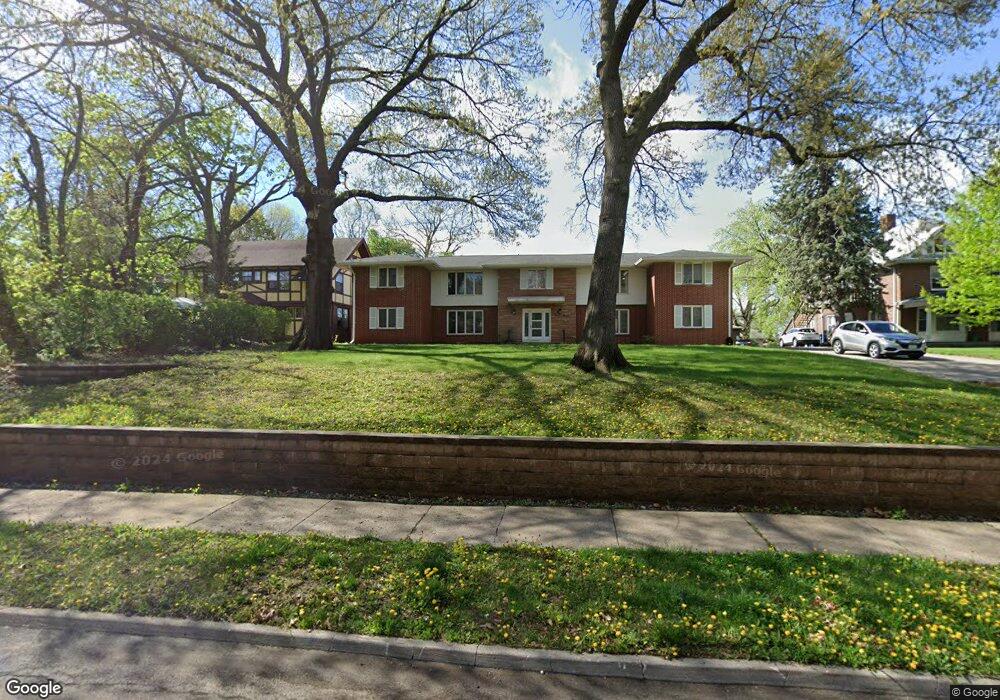 3002 Kingman Blvd unit 3, Des Moines, IA 50311 - photo 1