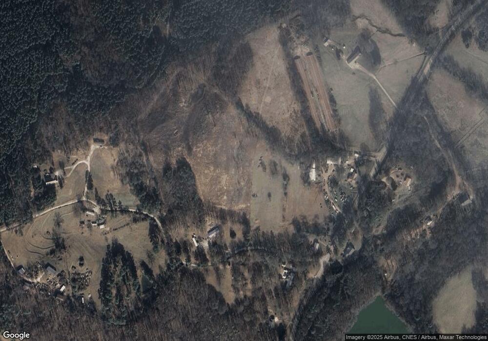 895 Burnette Rd, Toccoa, GA 30577 - photo 1