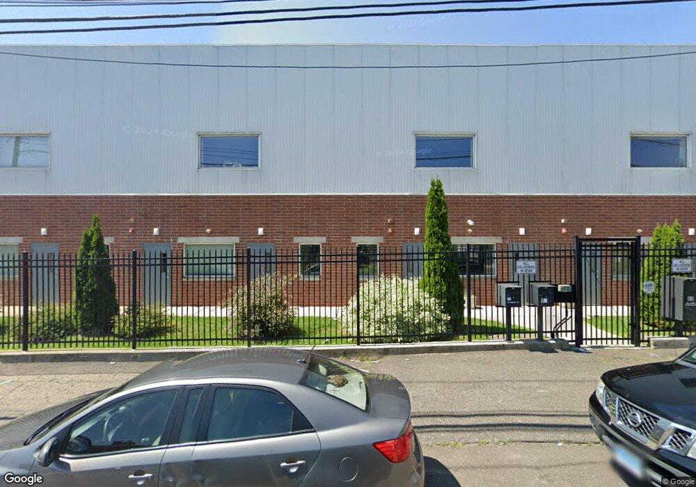 639 N Washington Ave, Bridgeport, CT 06604 - photo 1