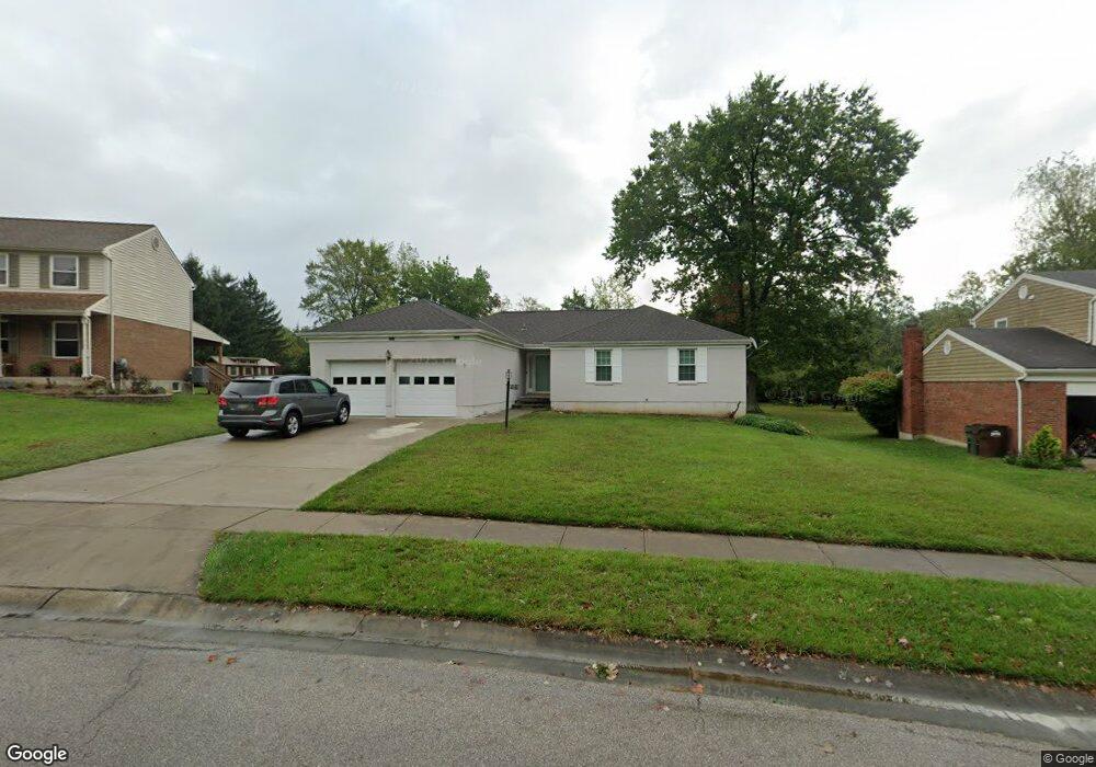 1882 Sandcliff Dr, Cincinnati, OH 45255 - photo 1