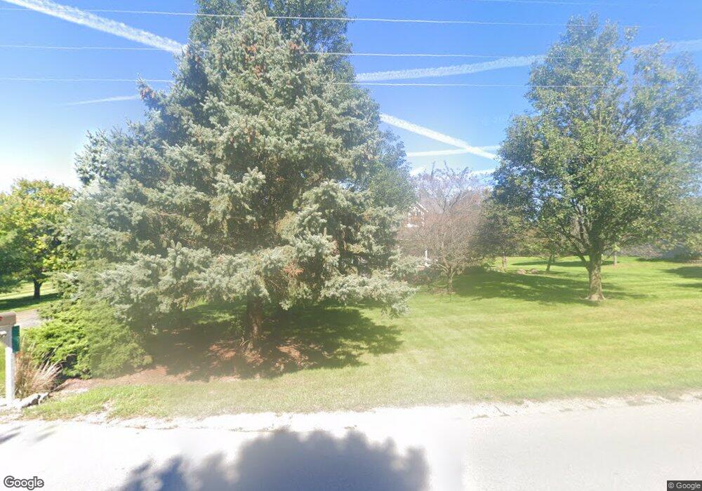 11061 Glynwood Rd, Wapakoneta, OH 45895 - photo 1