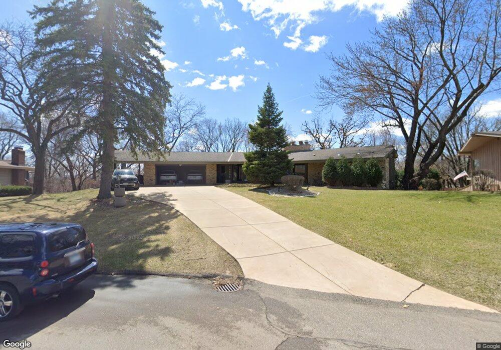 14091 Stonegate Ln, Minnetonka, MN 55345 - photo 1