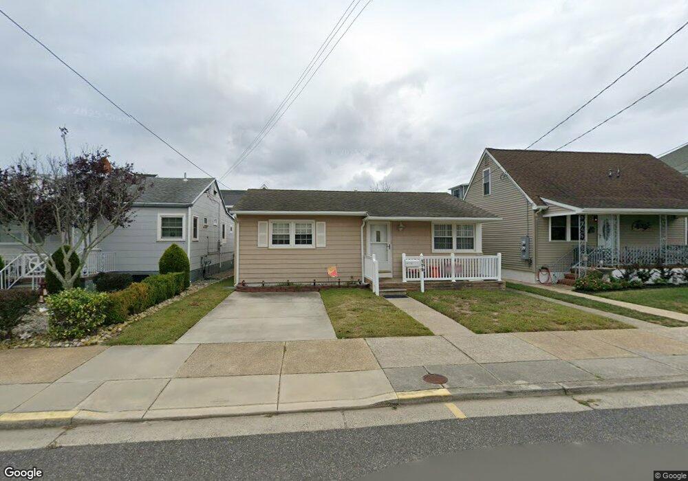 116 E Monterey Ave, Wildwood, NJ 08260 - photo 1