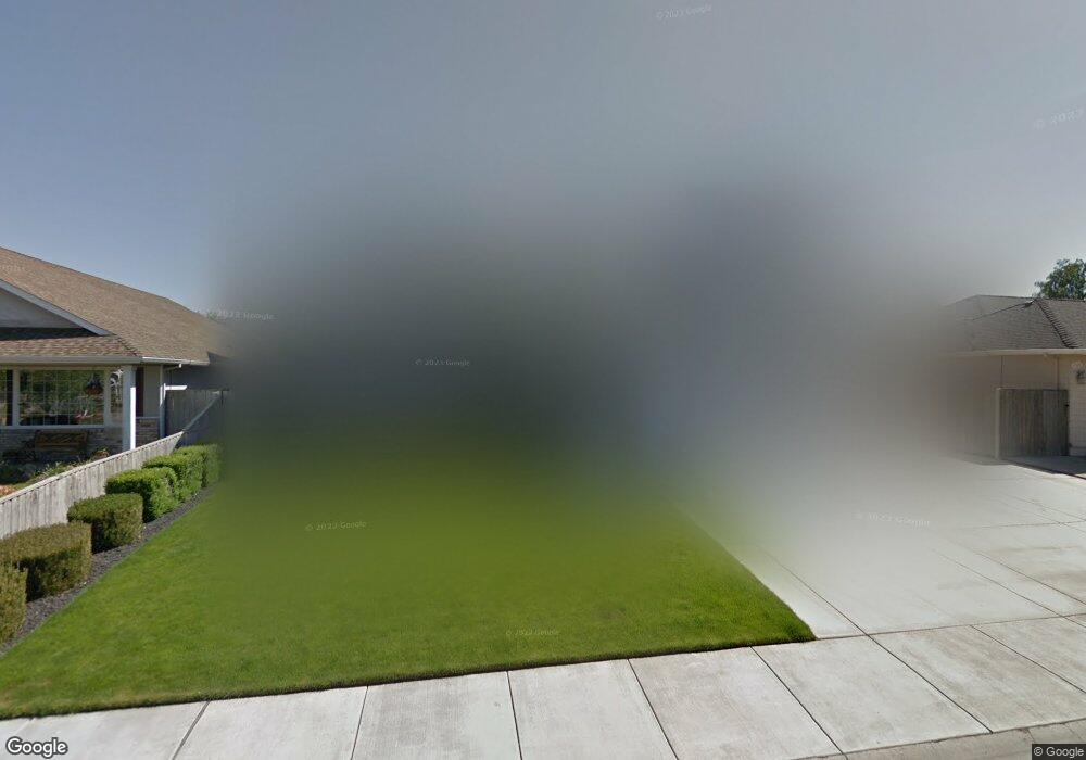 646 Meadowbrook Dr, Central Point, OR 97502 - photo 1