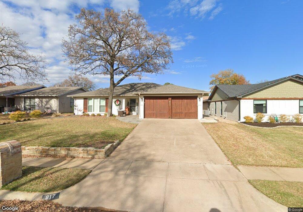817 Morning Glory Ln, Bedford, TX 76021 - photo 1
