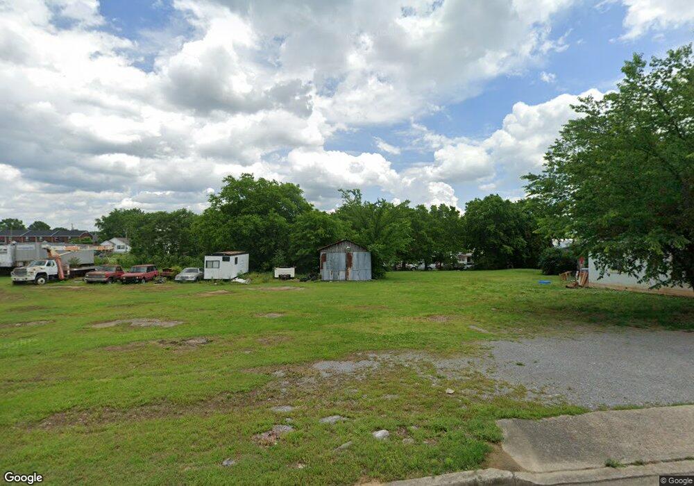 1098 Woodbury St, Shelbyville, TN 37160 - photo 1