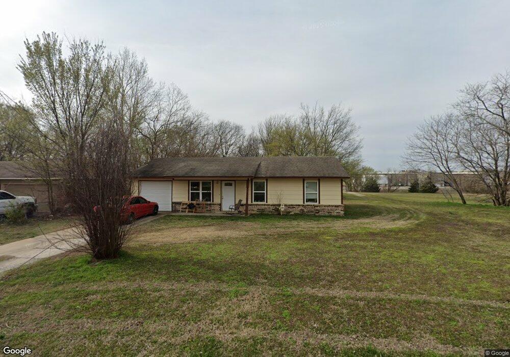 915 W 6th St, Claremore, OK 74017 - photo 1