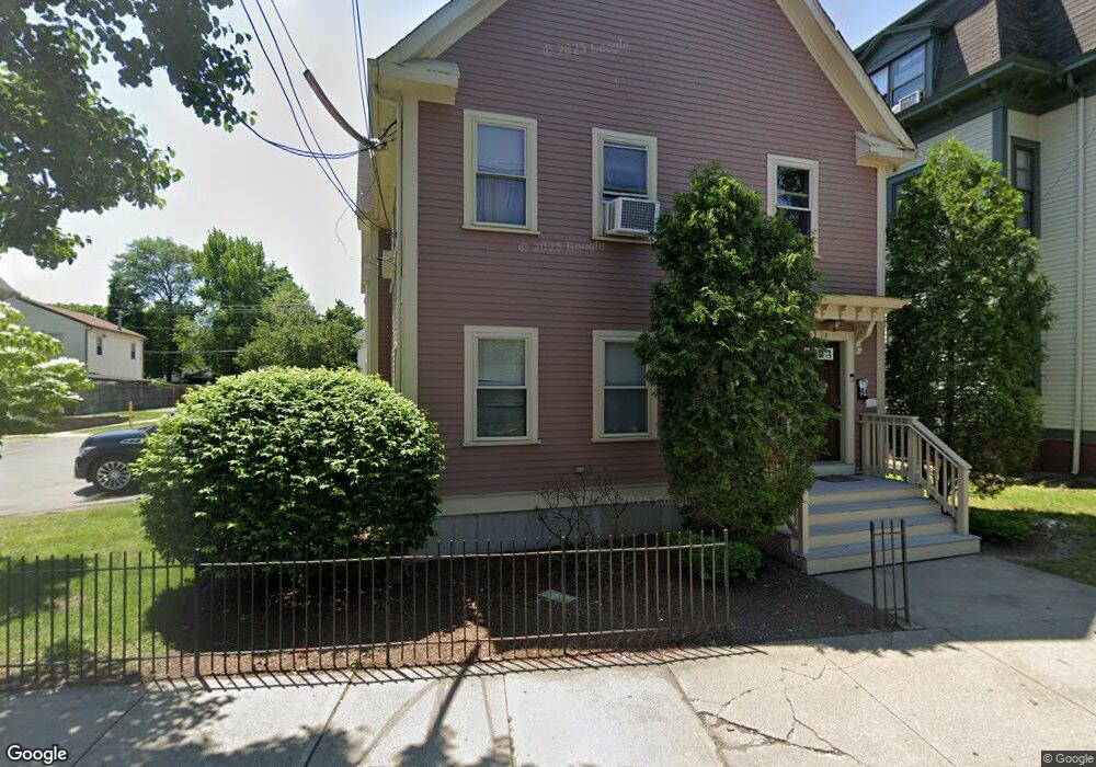 92 Comstock Ave, Providence, RI 02907 - photo 1