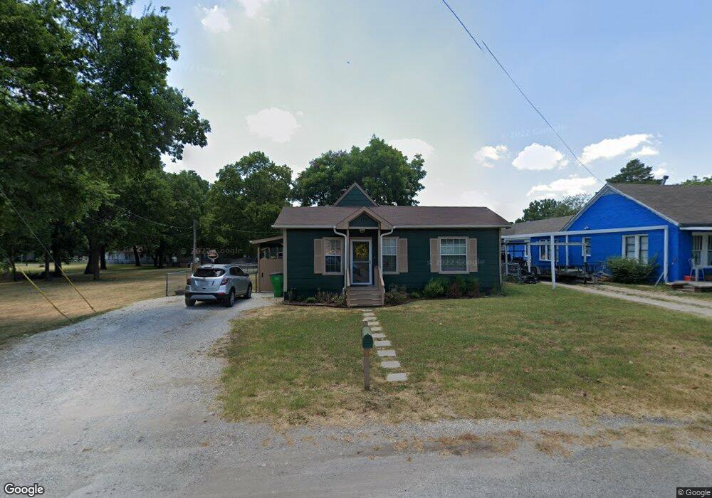 302 Andrews St, Gainesville, TX 76240 - photo 1